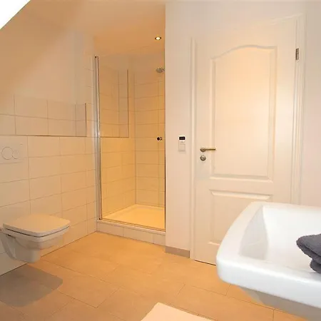 Haushaelfte-5d-id-332 Holiday home *