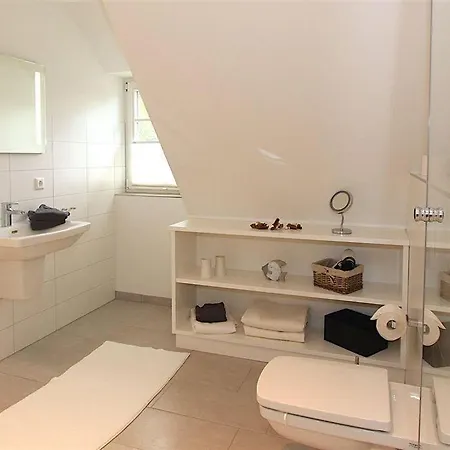 Holiday home Haushaelfte-5d-id-332